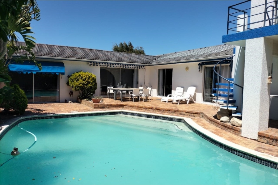 To Let 5 Bedroom Property for Rent in Flamingo Vlei Western Cape